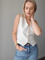 Biela vesta Capsule