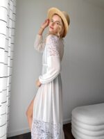 biely kaftan, prehoz na plavky,