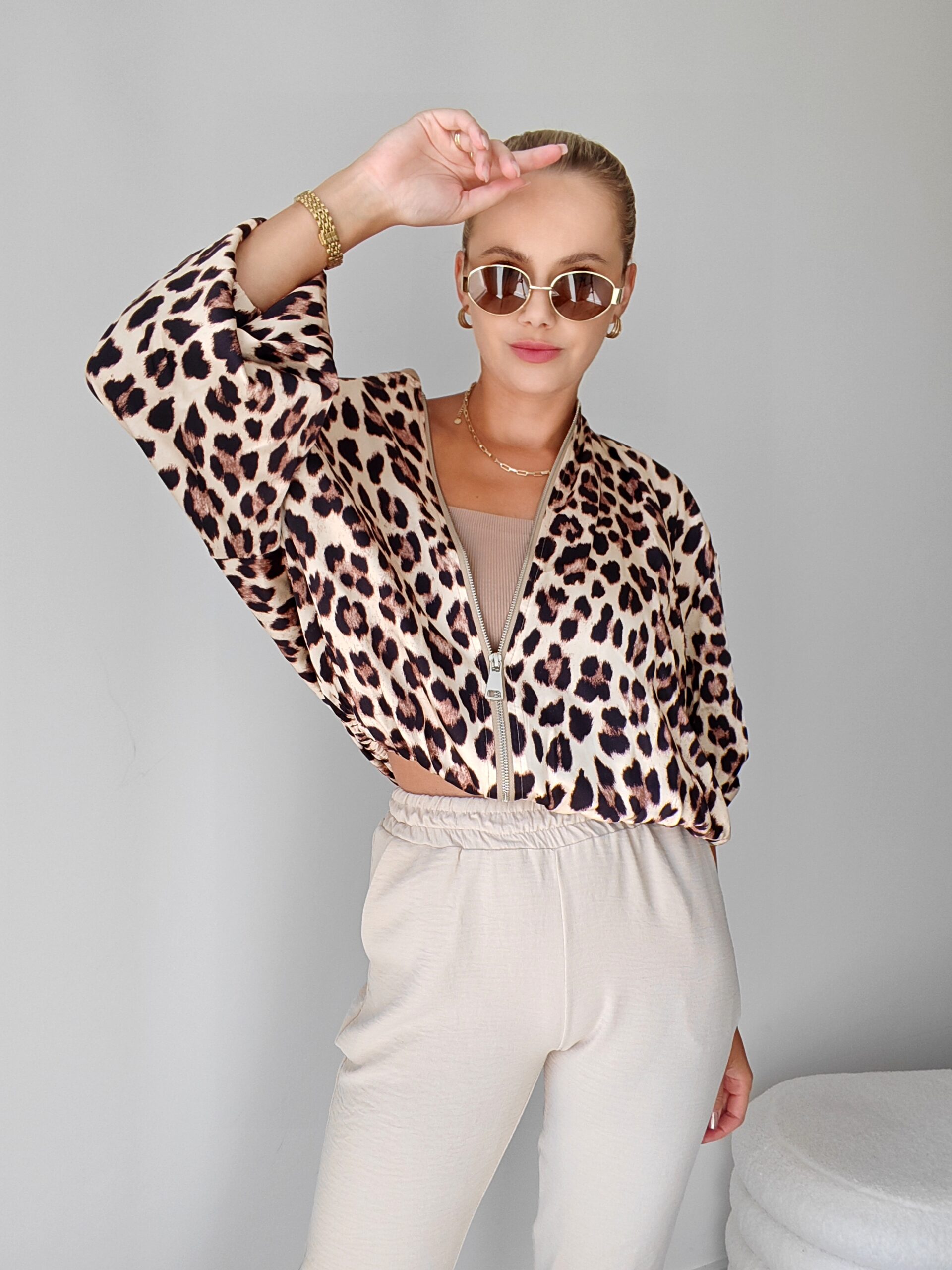 hodvábna bomber bunda béžová, leopard vzor