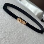 kožený semišový opasok so zlatou sponou