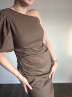Ľanové khaki šaty s balónovým rukávom – Obrázok 5
